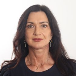Facelift Before & After Patient #4389
