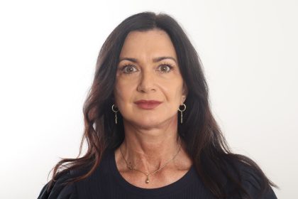 Facelift Before & After Patient #4389